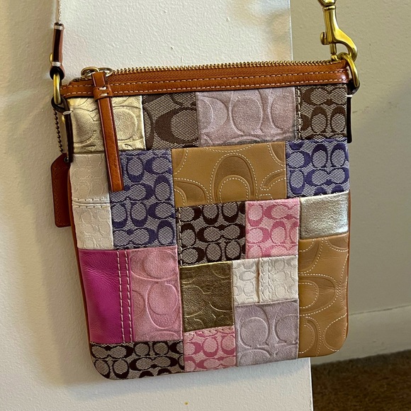 Coach Pink Patchwork Crossbody bag and Wristlet set - Picture 2 of 12